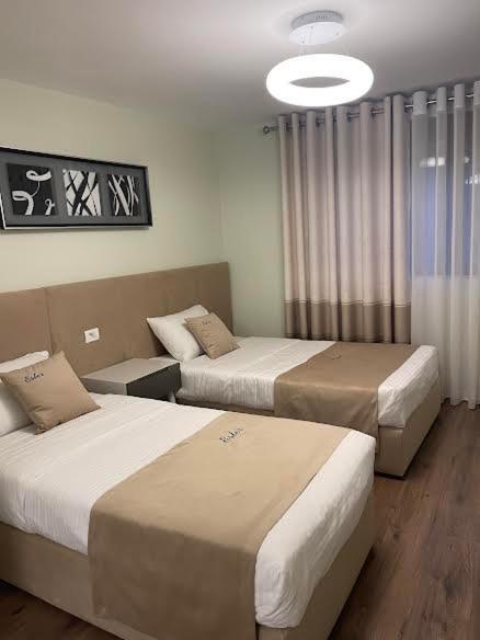 Essy'S Apartment Корча Экстерьер фото