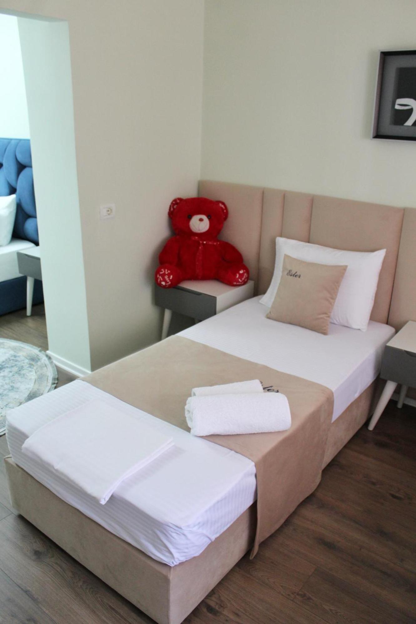 Essy'S Apartment Корча Экстерьер фото